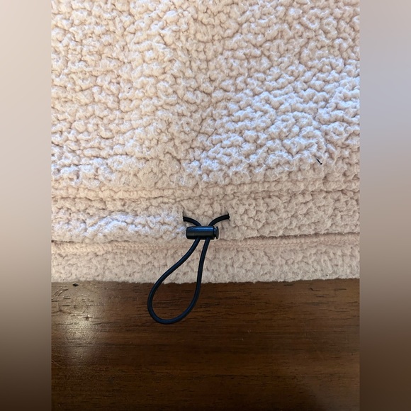 Victoria’s Secret PINK Quarter Zip Super Soft Warm Cream Colored Sherpa GUC Sz M - Picture 4 of 6